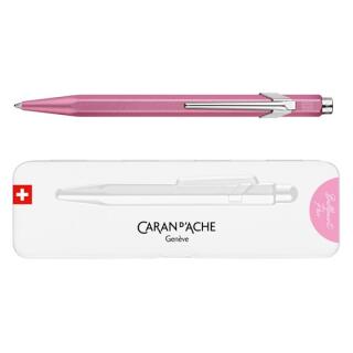 Długopis CARAN D'ACHE 849 Colormat-X w pudełku, wkład Goliath niebieski M różowa obudowa